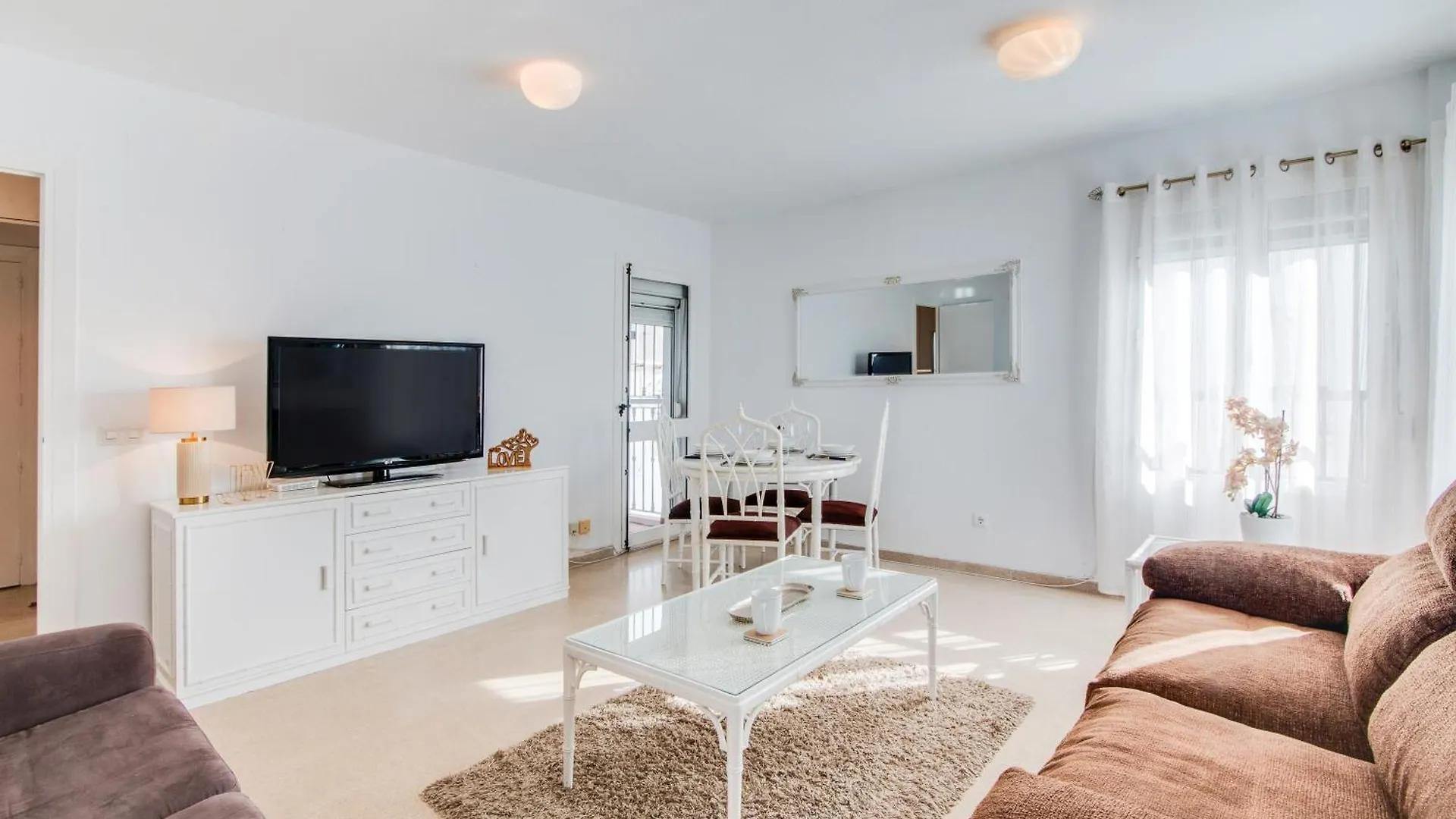 Apartman Close To The Beach, 5 Minutes Walk San Luis de Sabinillas