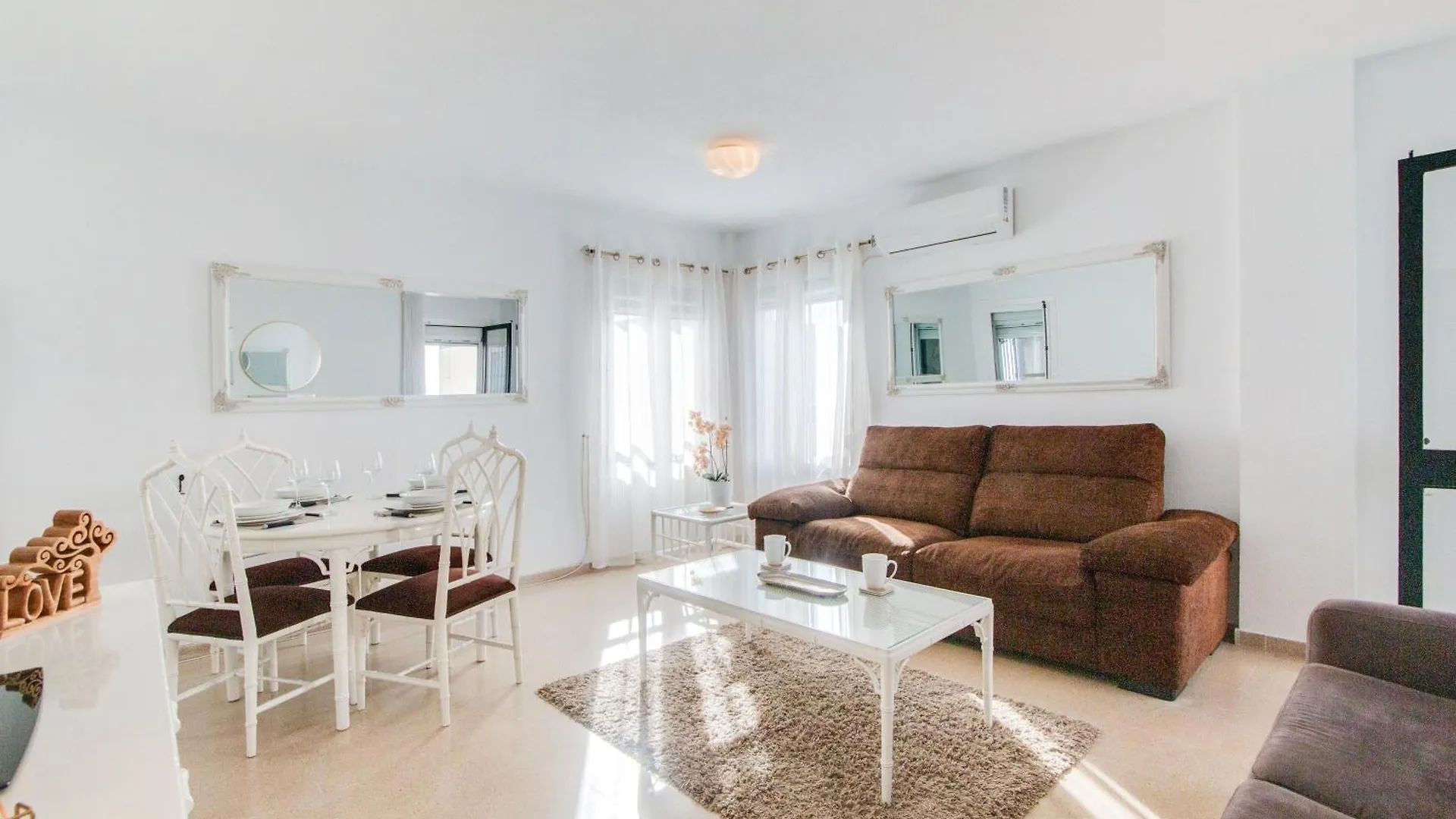 Close To The Beach, 5 Minutes Walk San Luis de Sabinillas Apartman