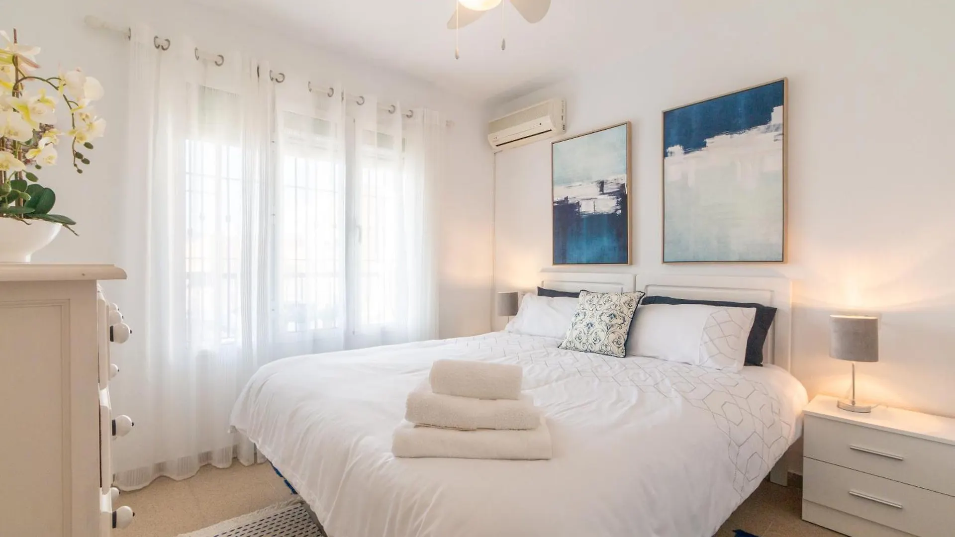 Close To The Beach, 5 Minutes Walk San Luis de Sabinillas 0*,  Spanyolország
