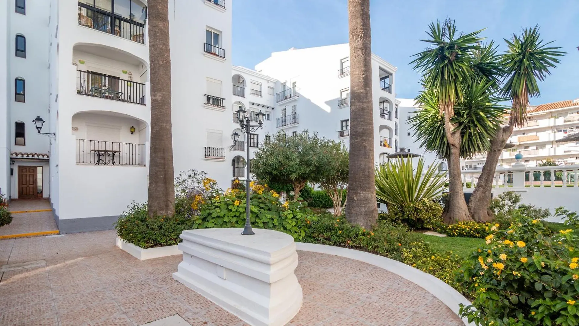 Close To The Beach, 5 Minutes Walk San Luis de Sabinillas Apartman