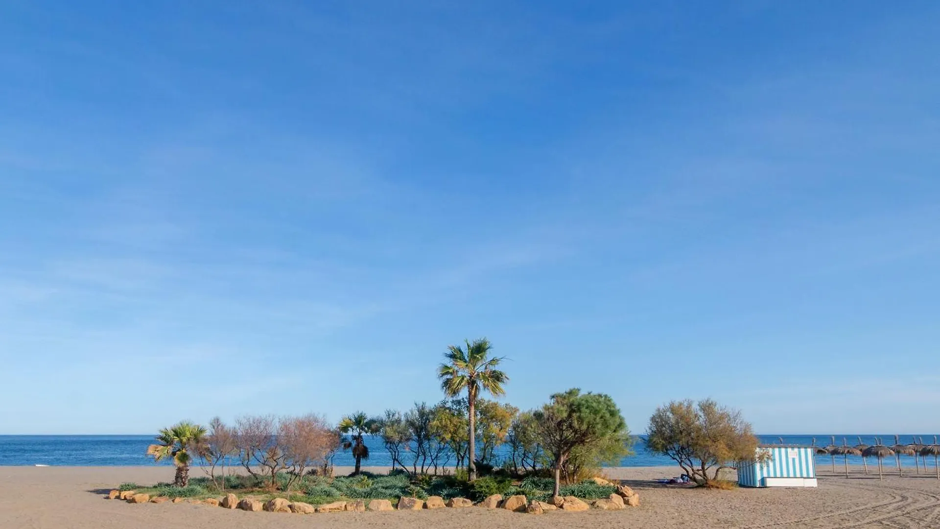 Close To The Beach, 5 Minutes Walk contacts