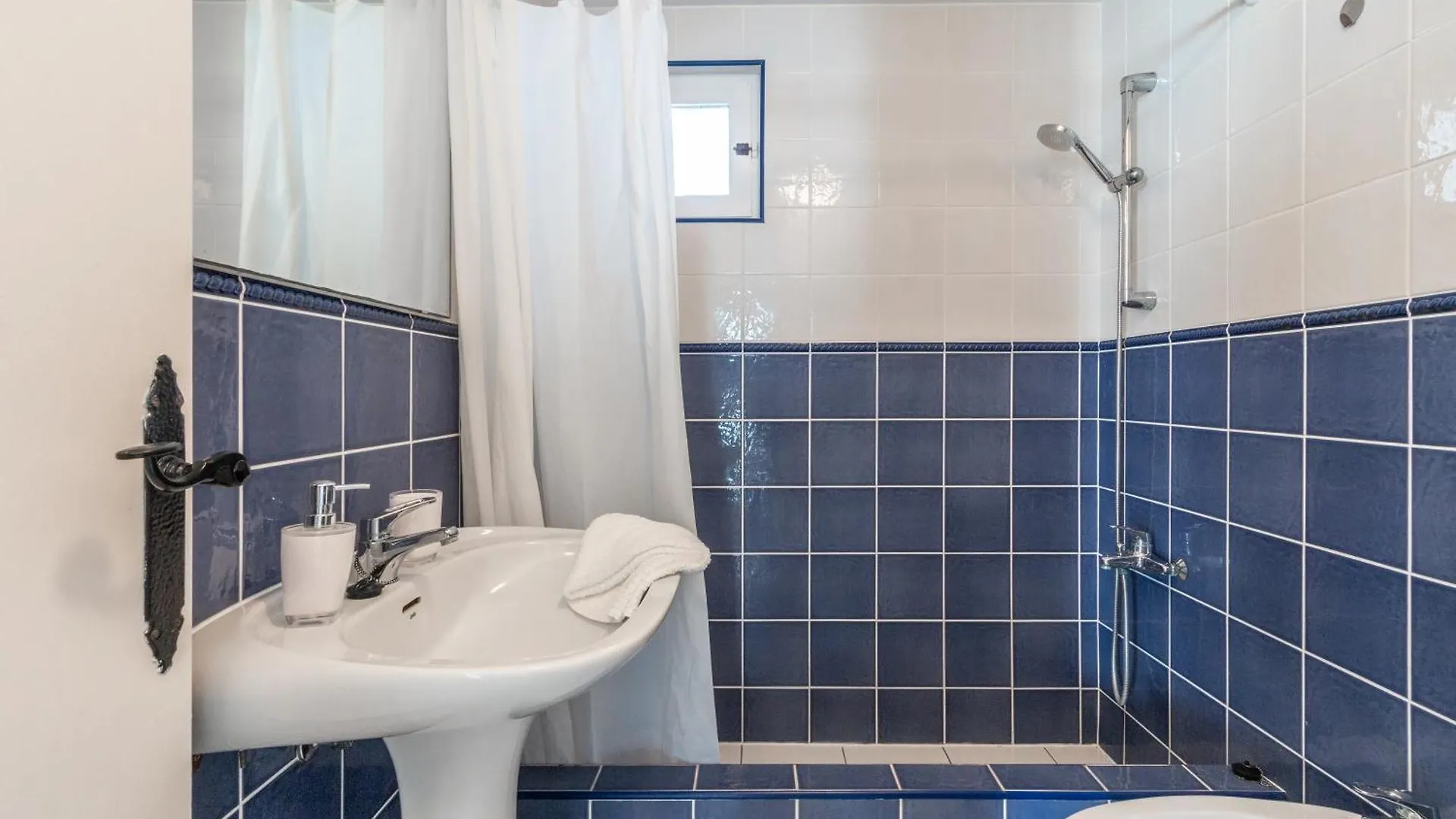 Close To The Beach, 5 Minutes Walk San Luis de Sabinillas Spain
