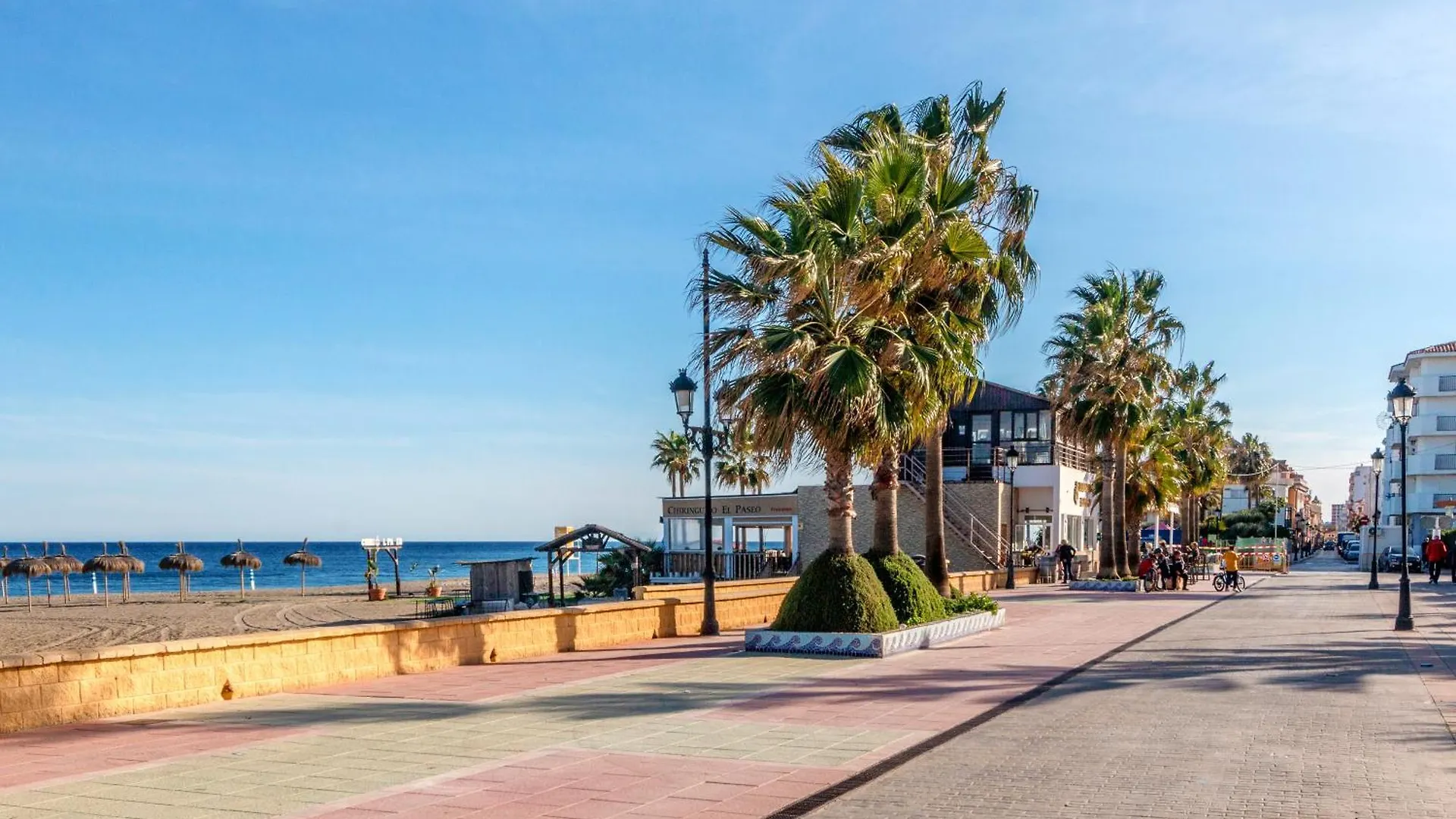 Apartment Close To The Beach, 5 Minutes Walk San Luis de Sabinillas