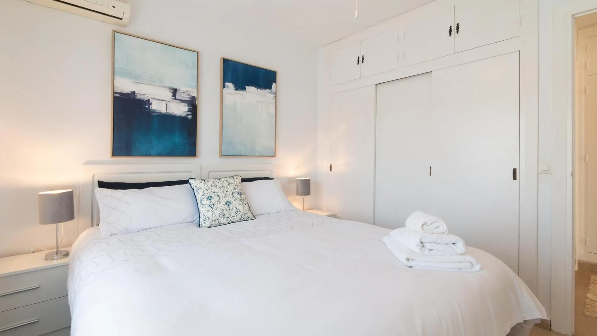 Close To The Beach, 5 Minutes Walk 산루이스데사비닐라스 0*,  스페인